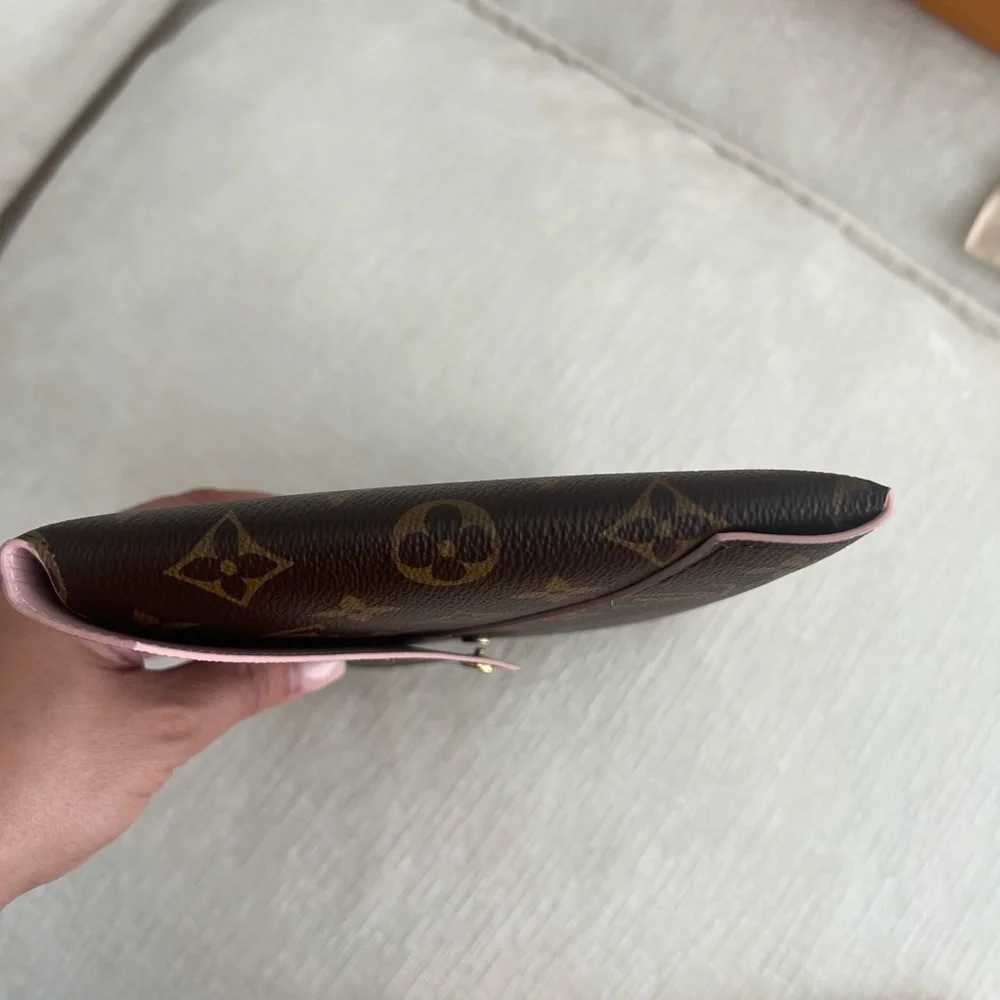 Louis Vuitton clutch soft pink interior - Picture 8 of 10
